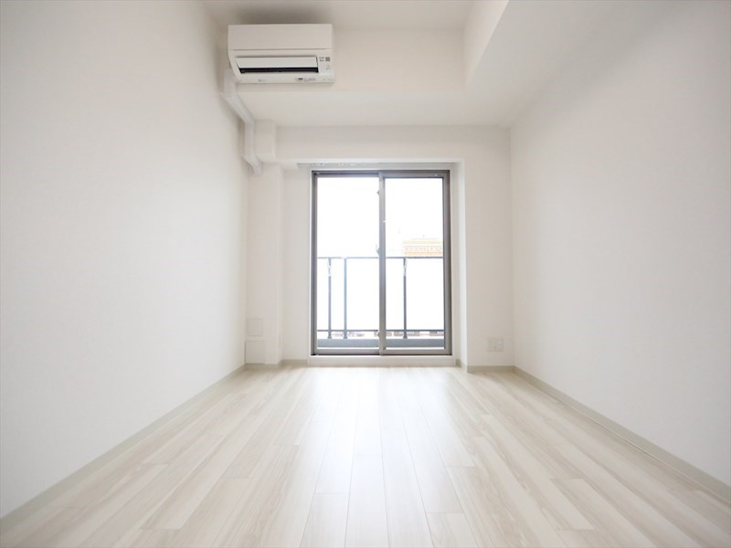 バルコニー　洋室7帖　エアコン完備　クローゼット付　バルコニー