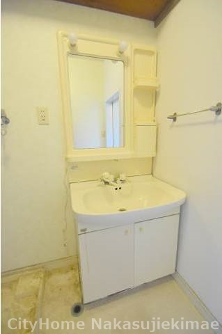 洗面設備　シャンプードレッサー完備