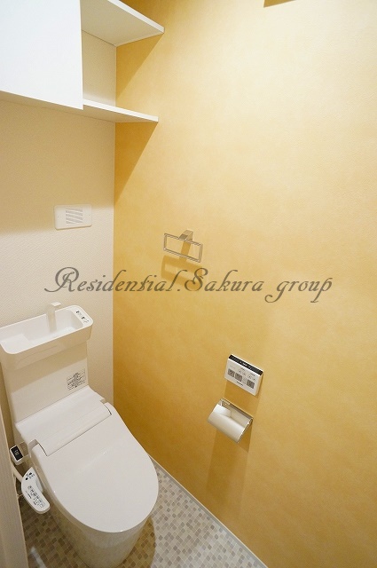 トイレ　落ち着いた色調のトイレです♪