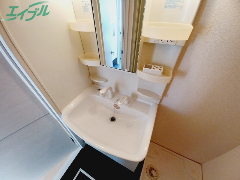 洗面設備　別部屋参考写真です
