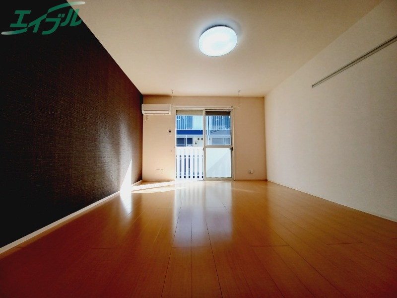 居室・リビング　別部屋参考写真です