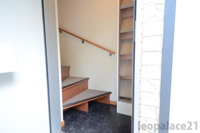 玄関　※同タイプ部屋の写真です。