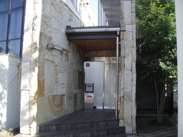 建物外観　おしゃれなエントランス☆