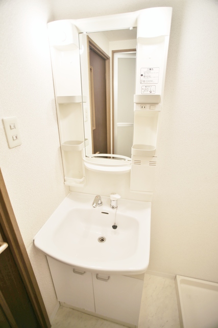 洗面設備　便利な独立洗面台です