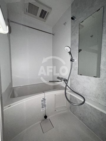 バス・シャワールーム　エスリード新大阪ザ・プレミアWEST　浴室