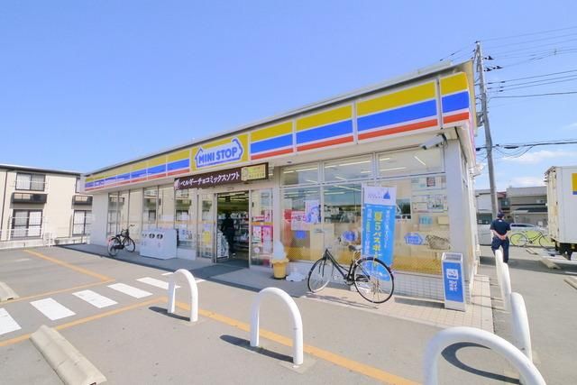 コンビニ　ミニストップ日高高校前店（コンビニ）まで148m