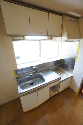 キッチン　※同物件、反転タイプの写真になります。