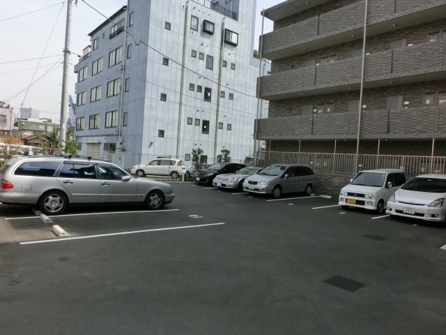 駐車場　SOLARE横浜　駐車場