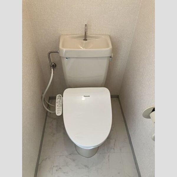 トイレ　温水洗浄暖房便座