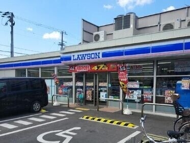 コンビニ　ローソン尼崎神田北通七丁目店（コンビニ）まで243m