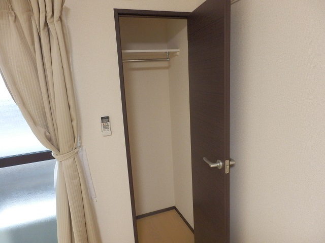 その他　たっぷり収納できるウォークインクローゼット☆