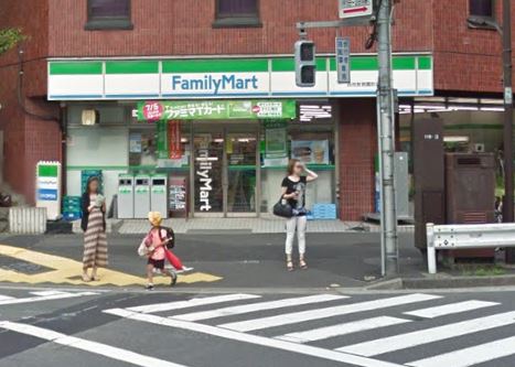 コンビニ　ファミリーマート自然教育園前店（コンビニ）まで270m