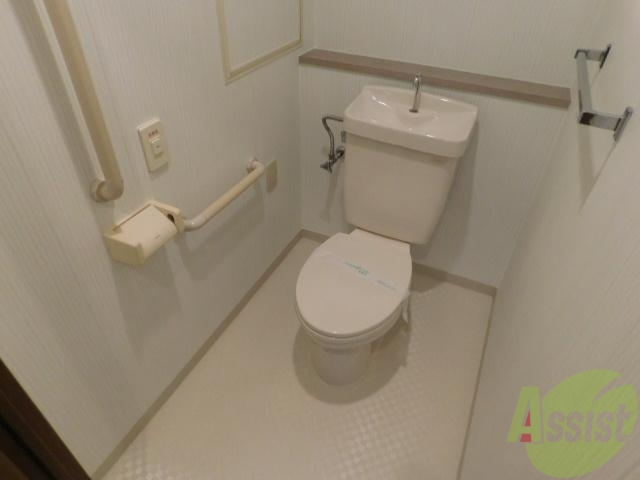 トイレ　洋式タイプのトイレですよ。