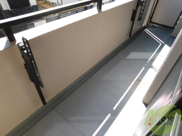 バルコニー　広めのバルコニーですね。