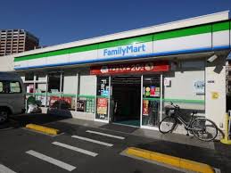 コンビニ　ファミリーマート 赤羽北三丁目店（コンビニ）まで640m