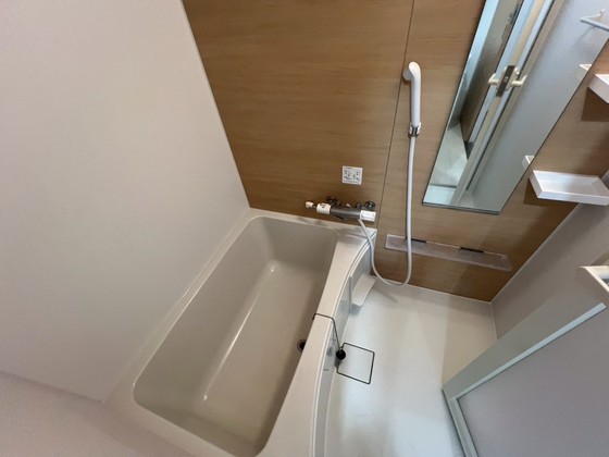 バス・シャワールーム　※別部屋の写真です