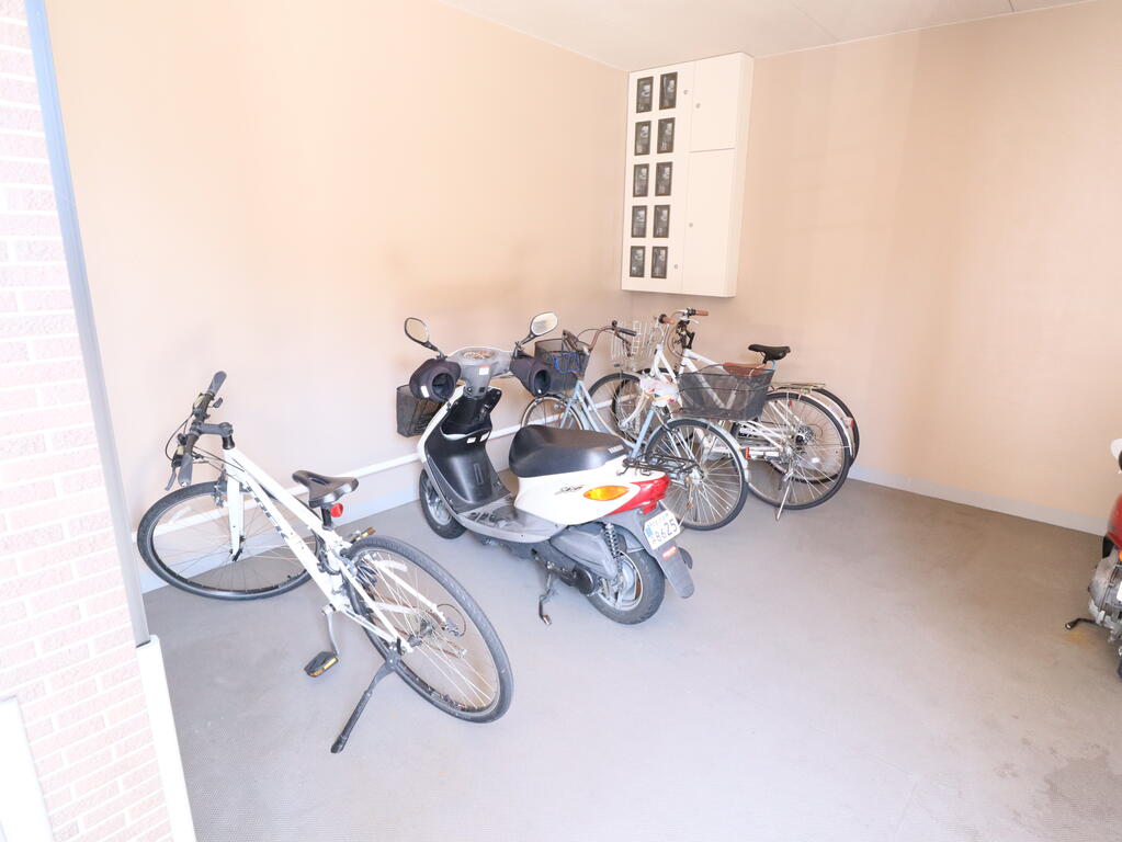 駐車場　駐輪場