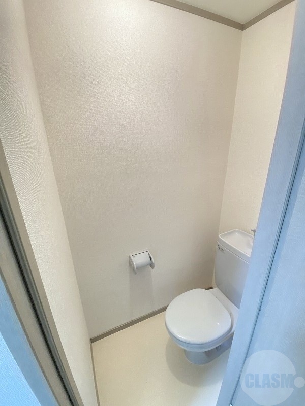 トイレ　別部屋の写真