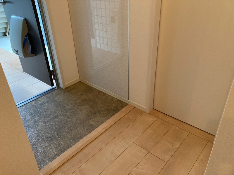 ロビー　※同一反転間取り