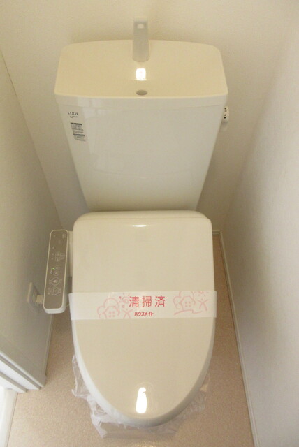 トイレ　温水洗浄便座