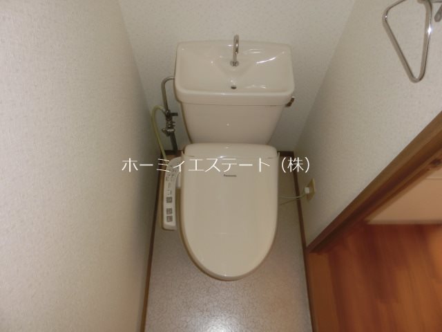 トイレ　温水洗浄便座です♪