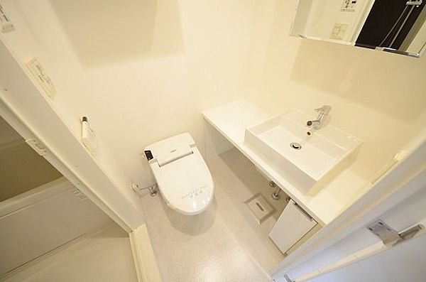 トイレ　別タイプ部屋　参考写真です