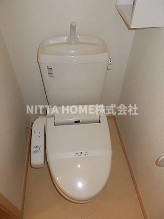トイレ　温水洗浄付きのトイレになります＊