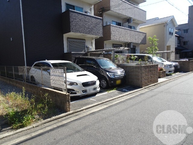 駐車場　敷地内駐車場