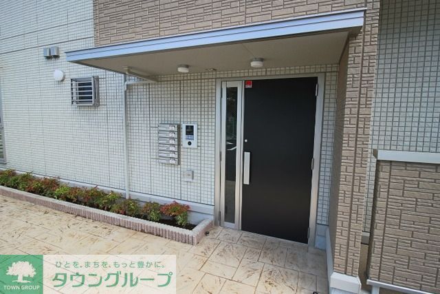 エントランス　オートロック完備