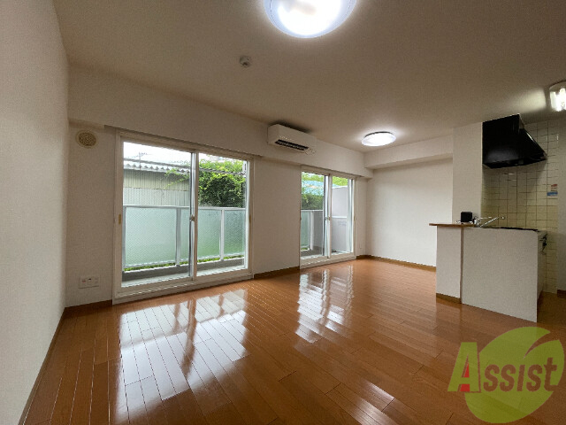 居室・リビング　陽当たり良好で、明るい感じのお部屋になっています。