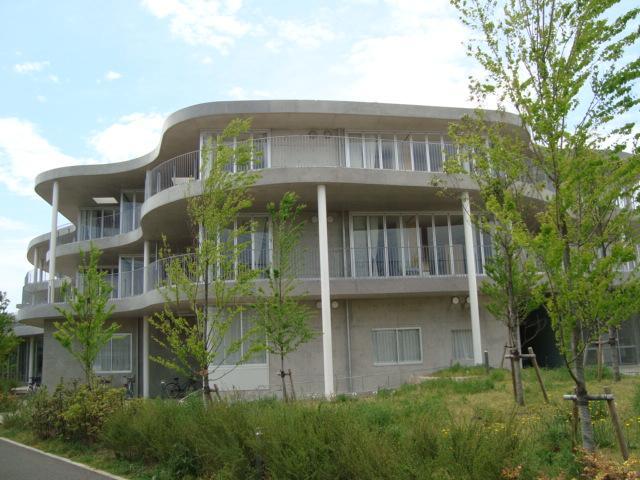 その他　流山市立おおたかの森こども図書館（その他）まで297m