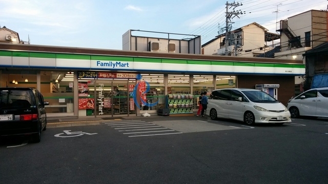 コンビニ　ファミリーマート桃谷公園前店（コンビニ）まで732m