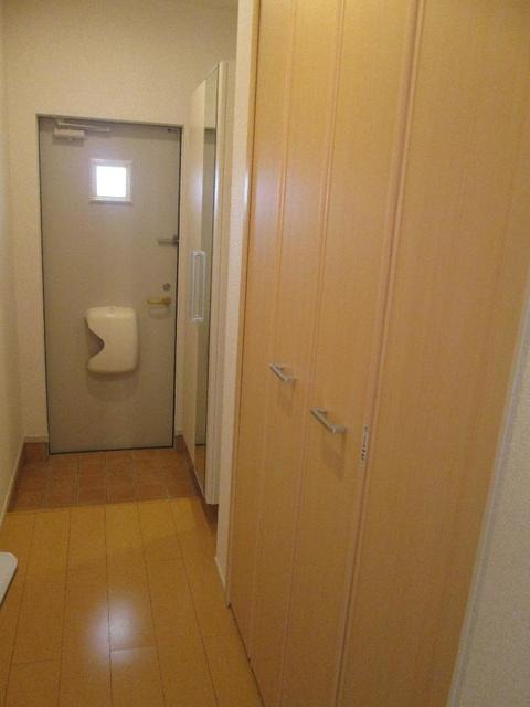 玄関　図面と現状に相違がある場合には現状を優先