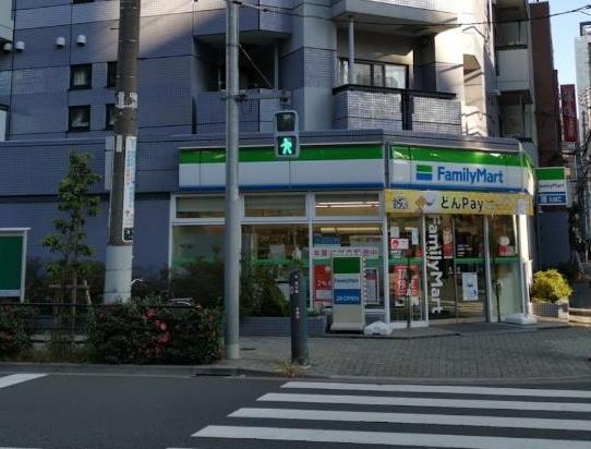 コンビニ　ファミリーマート（コンビニ）まで190m