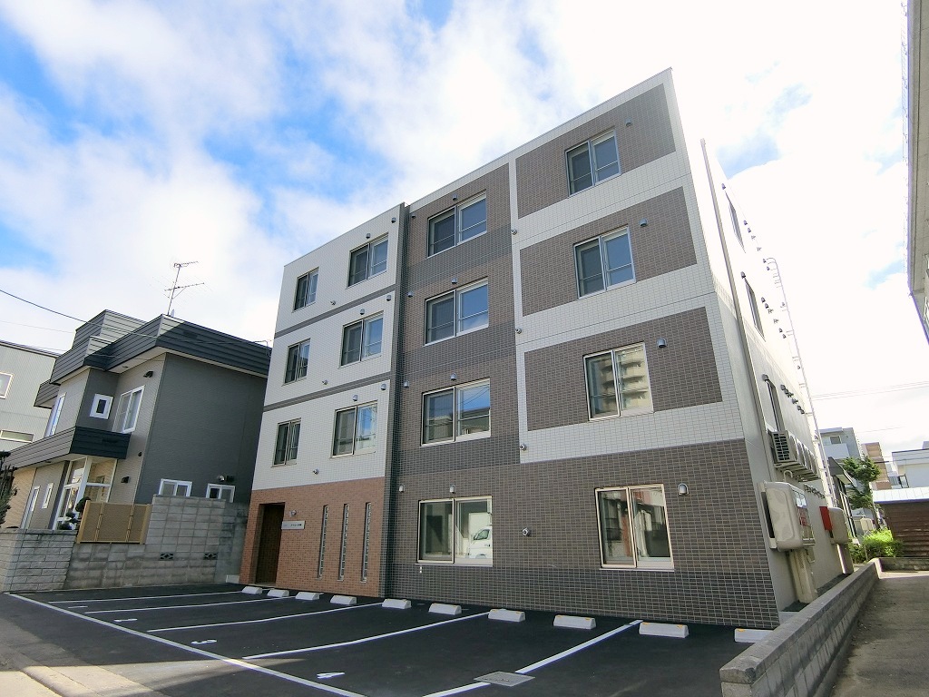 建物外観　☆地下鉄東西線「南郷13丁目」駅まで徒歩6分！