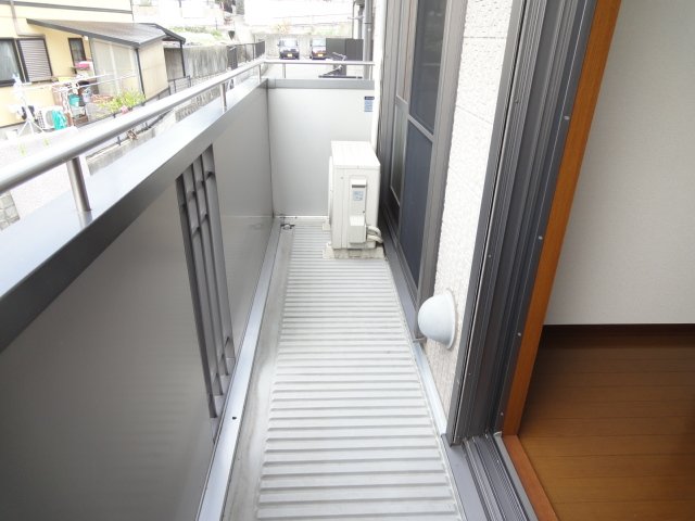 バルコニー　同物件別号室