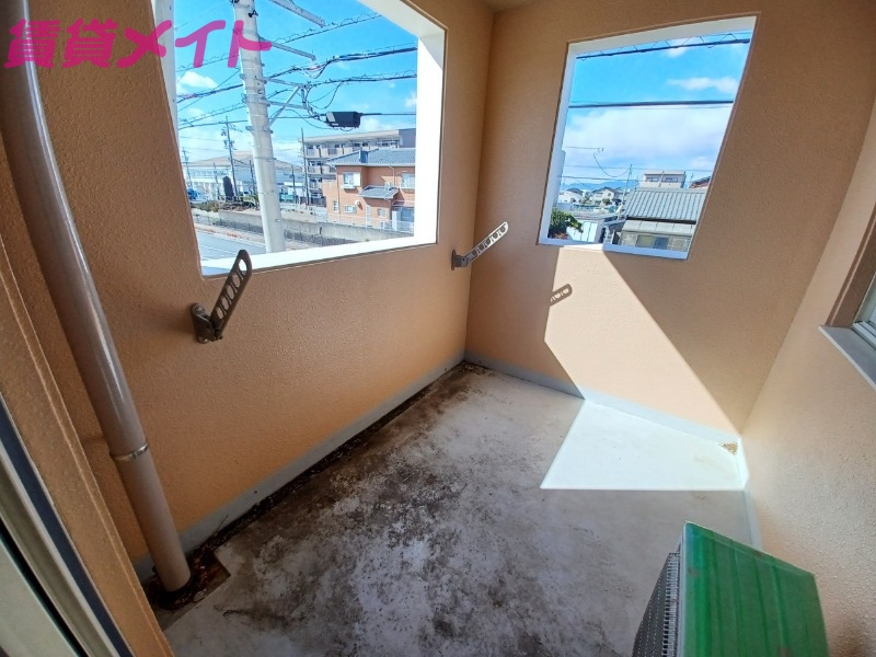 バルコニー　同物件別室反転タイプ画像