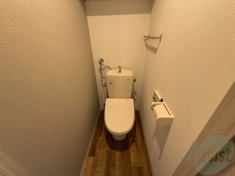 トイレ　こちらはトイレです。清潔感があり、安心して使用できます。