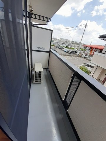 バルコニー　陽当たり良好なバルコニーです
