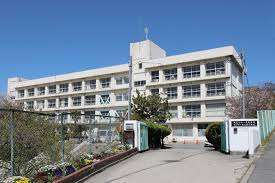 小学校　明石市立高丘西小学校（小学校）まで1027m
