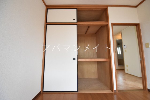 収納　各部屋に収納あります