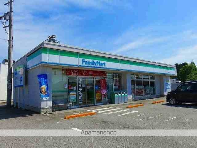 コンビニ　ファミリーマート（コンビニ）まで1000m