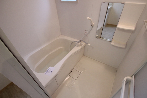バス・シャワールーム　※別部屋の写真です