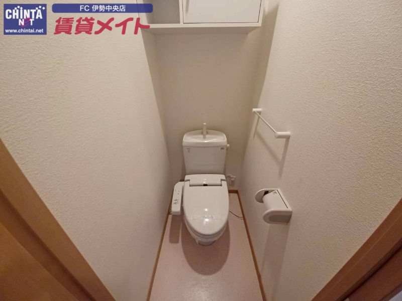 トイレ　同物件別部屋の写真