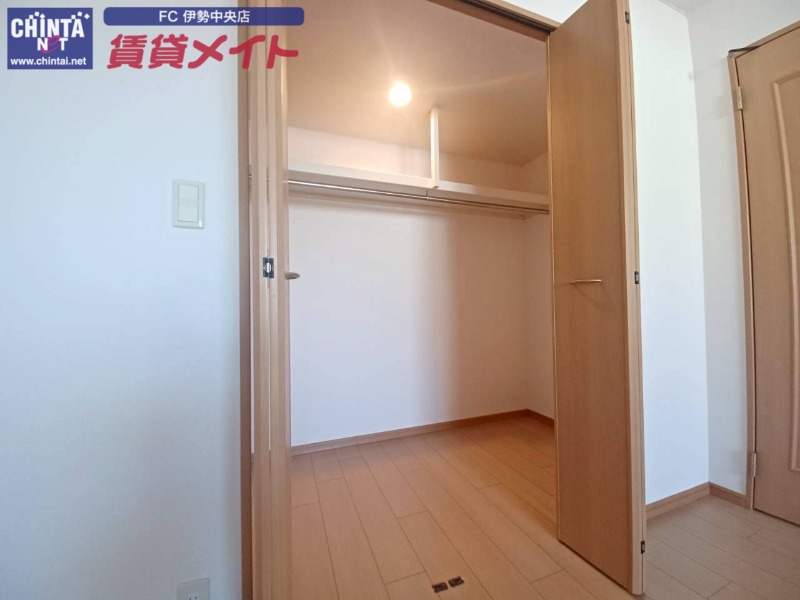 収納　同物件別部屋の写真