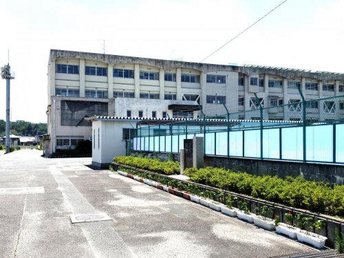 中学校　西中学校（中学校）まで1448m