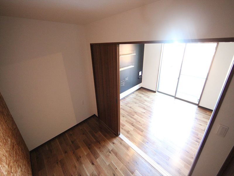 その他部屋・スペース　洋室3.3帖　LD8.3帖と繋げても仕切っても使えます