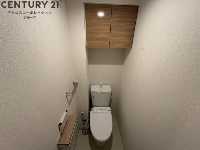 トイレ　温水洗浄便座付きのトイレです♪