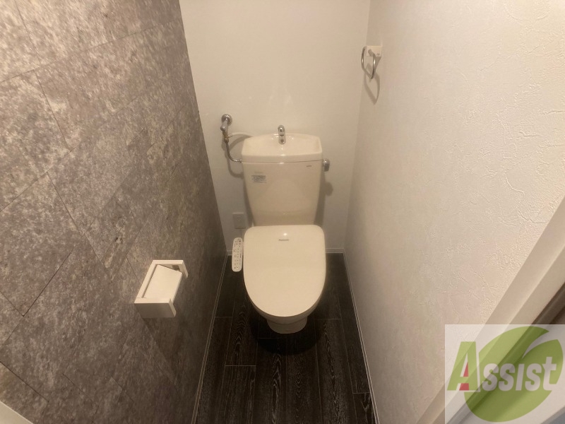 トイレ　こちらはトイレです。清潔感があり、安心して使用できます。