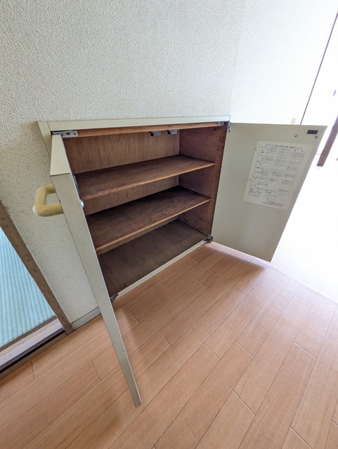 玄関　下駄箱収納